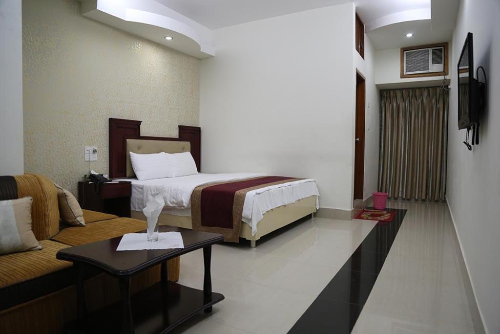 Hotel City Plaza Jessore Exteriör bild